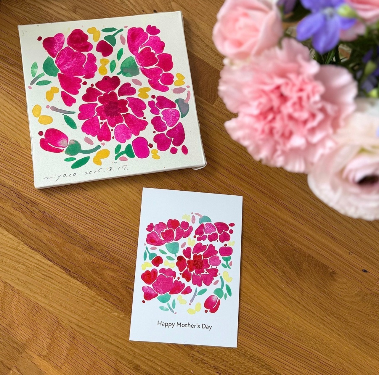 スカーフにもなるハンカチ「カーネーションと薔薇」