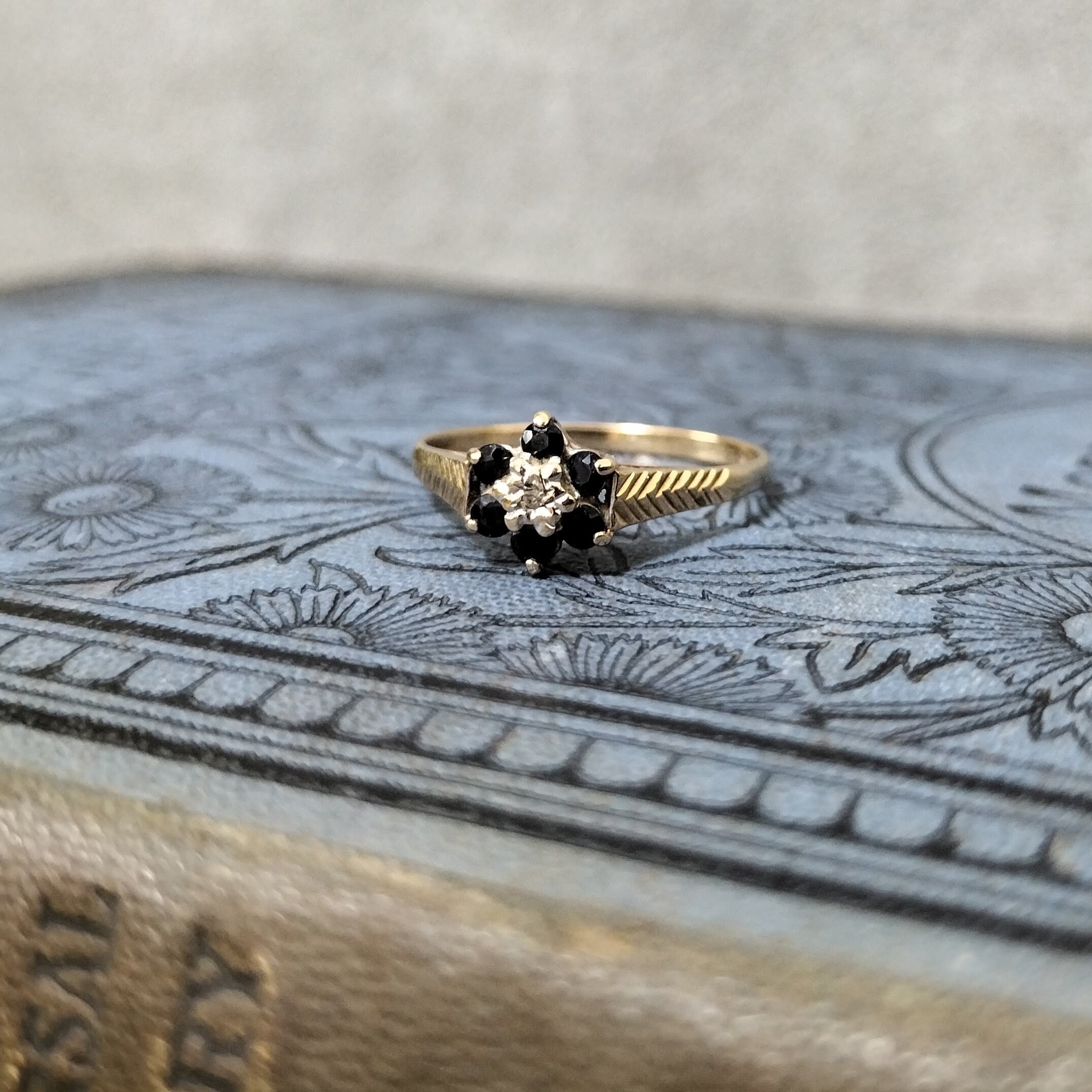 ヴィンテージ ゴールドリング 9k イギリス(英国) シェフィールド Vintage 9ct Gold and Sapphire Ring 1993年UK | Antico