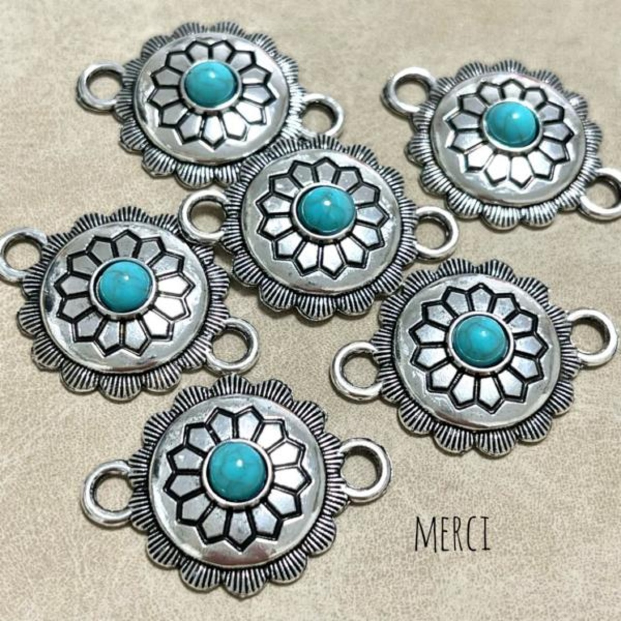 フラワーサークルターコイズコンチョコネクター/パーツ