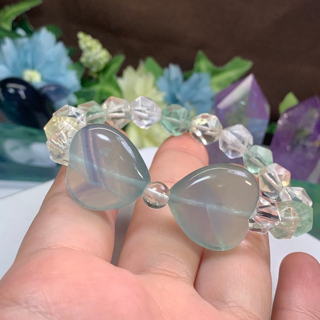 10. リボン風☆フローライト×カット天然石 デザインブレスレット