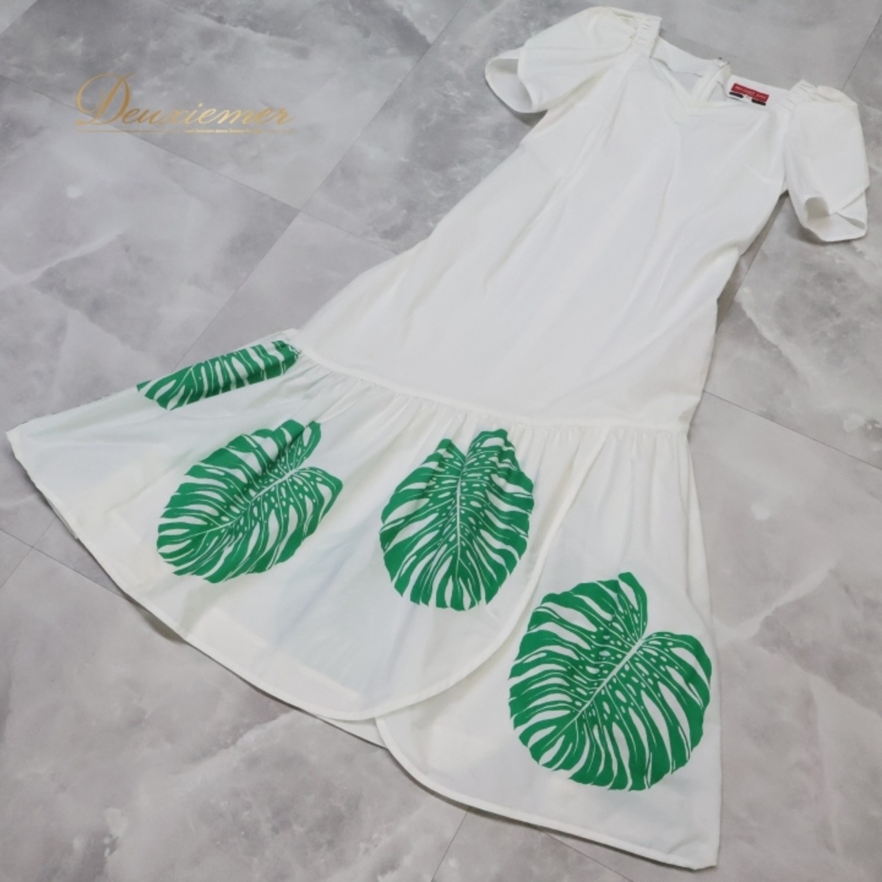 フラダンス 衣装 ワンピース ドレス マーメイドライン エムエムジェイ ホワイト系 MermaidLine MMJ 日本製 モンステラ柄 スリット かわいい 綺麗 鮮やか 華やか 明るい ハワイアン アロハ ハワイアンプリント フラ ダンス レッスン 練習