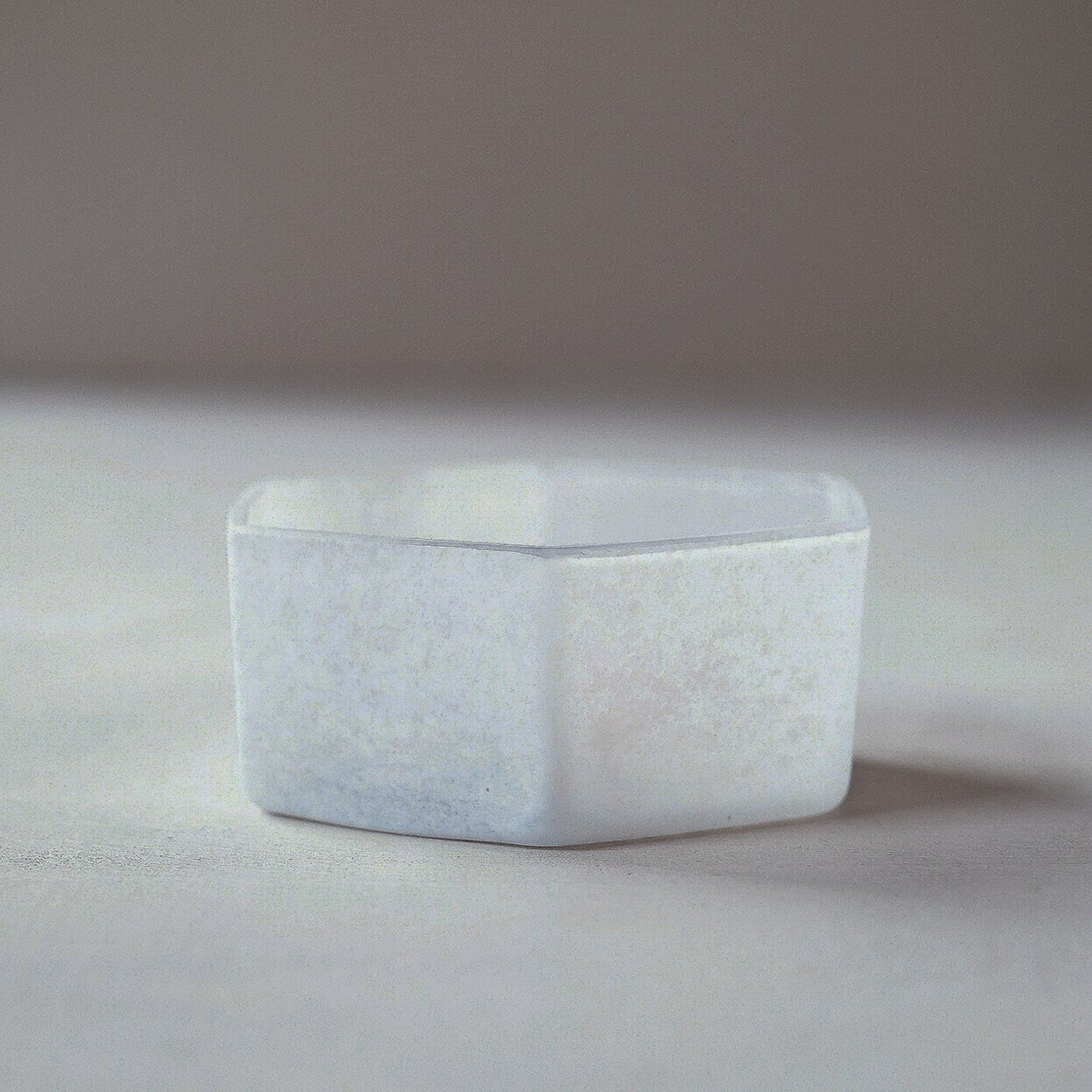小宮崇 Takashi Komiya 白いうつわ 六角小鉢 18 | les trois entrepôts