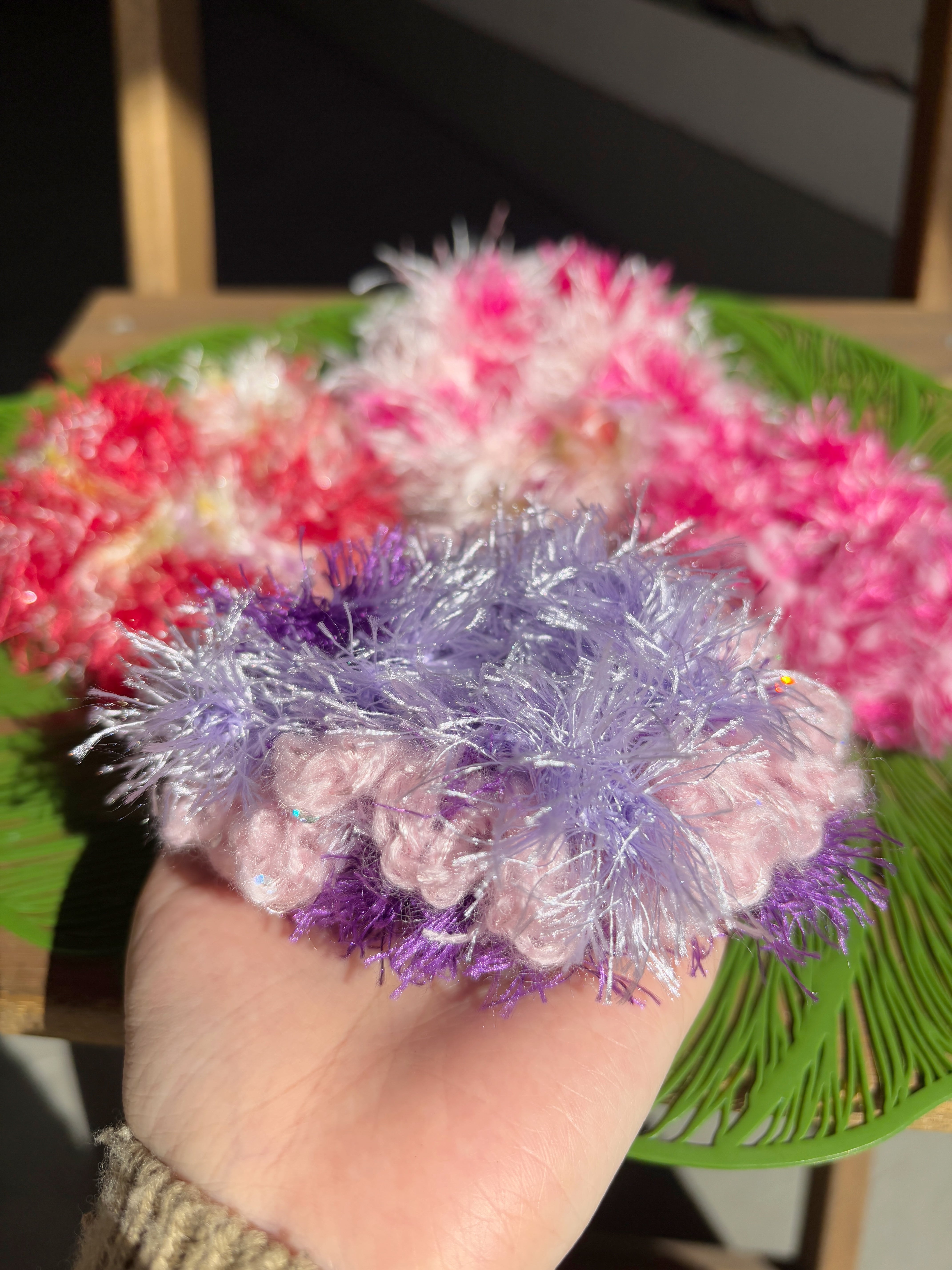 ハワイアン ハンドメイド ヤーンシュシュ ブレスレット フラ ハワイの