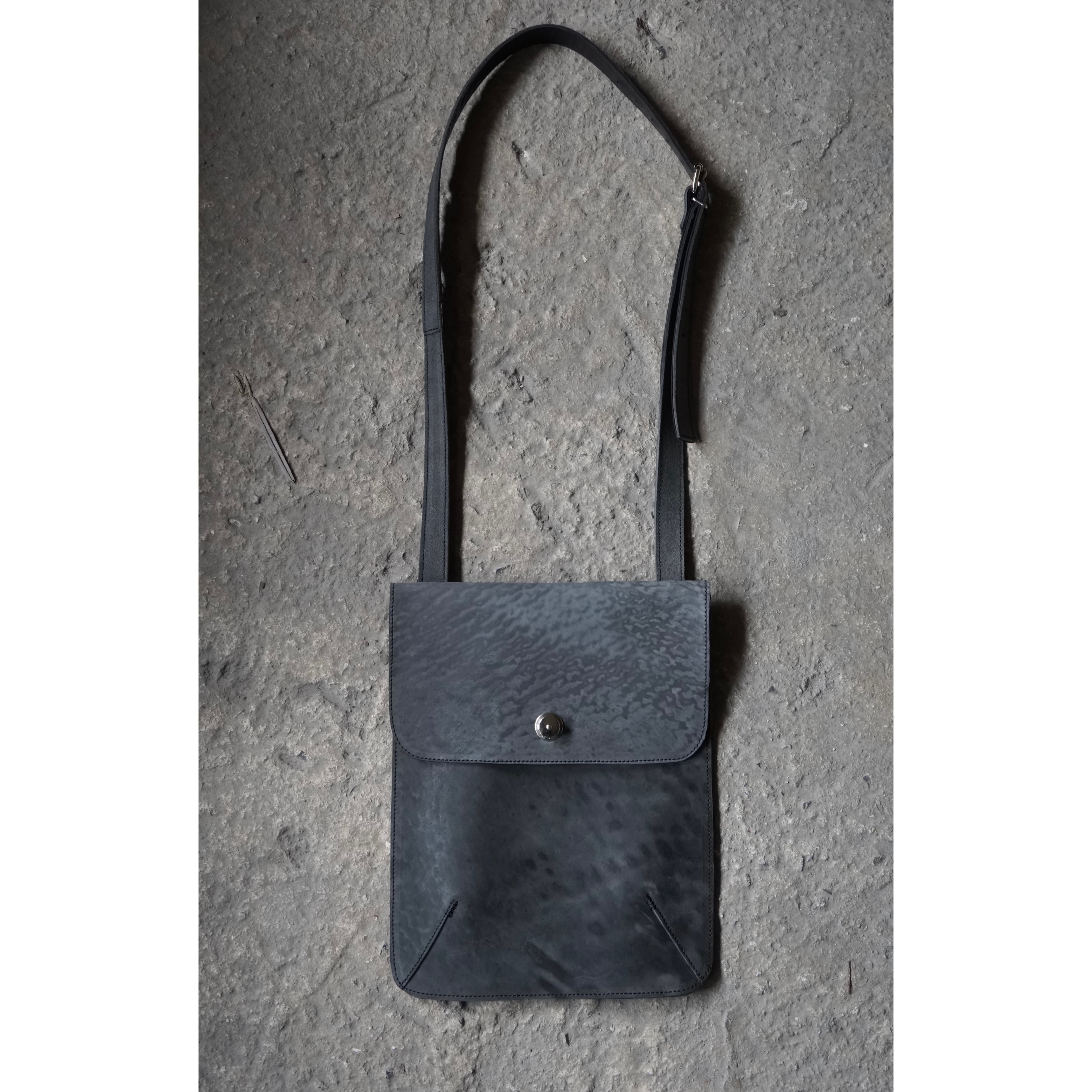 Fragment bag_3 / horse butt_black