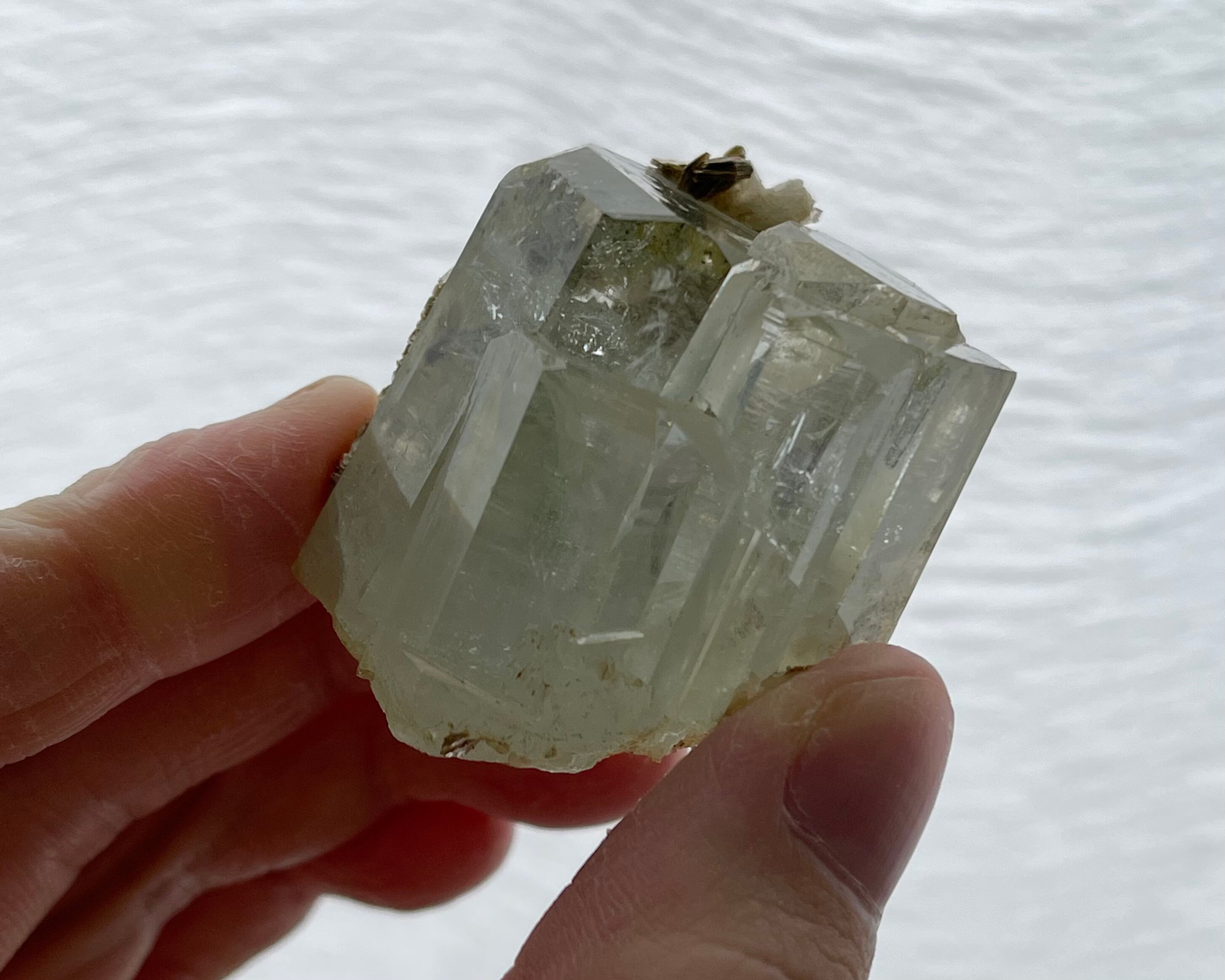 アクアマリン / マスコバイト【Aquamarine with Muscovite】パキスタン
