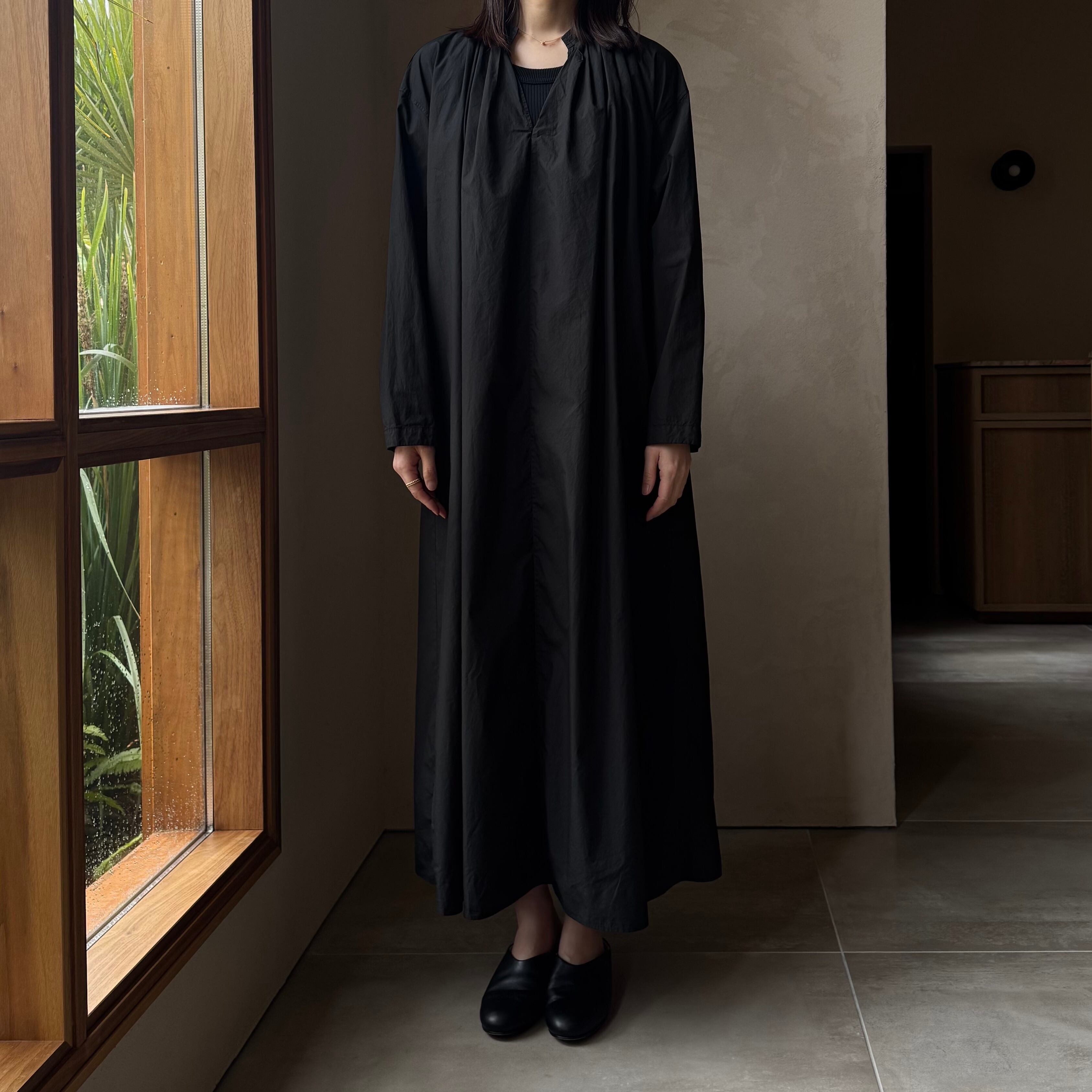 ATON｜NATURAL DYED COTTON LAWN TUCKED DRESS | HJ GALLERY