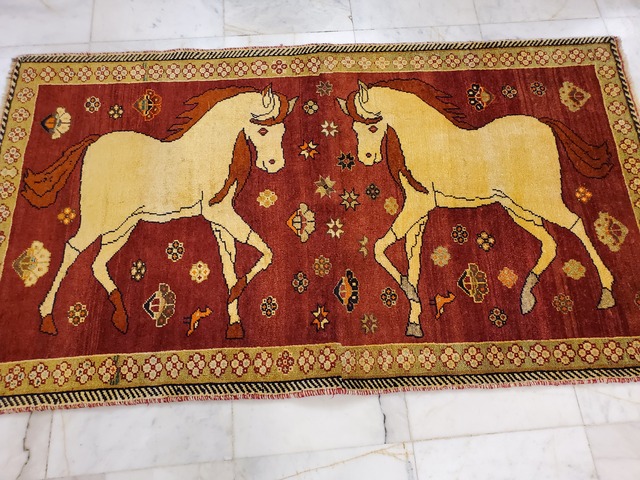 絨毯クエスト54 後編【No.121】Old Gabbeh ※現在、こちらの商品はイランに置いてあります。ご希望の方は先ずは在庫のご確認をお願いします。