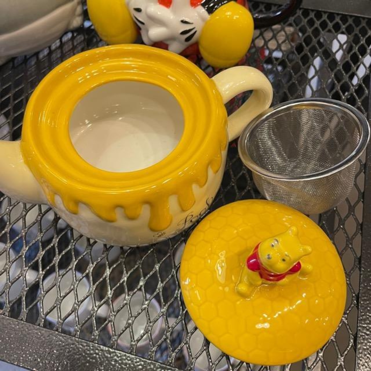 ディズニー ティーポット くまのプーさん はちの巣ケーキ / くまのプーさん　Disney　キャラクター　磁器　ポット