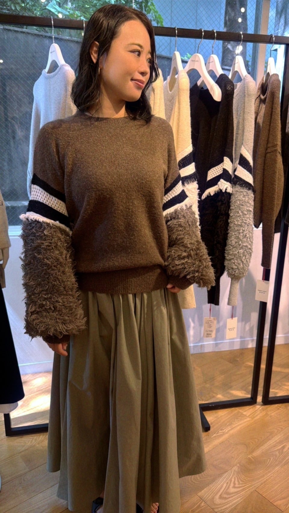 80256567 袖フェザー切替KNIT