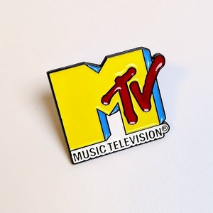 ♧ 再入荷！ 送料無料！ ★ピンズ PINS★ピンバッジ 【 MTV（ エムティービー ） 】YELLOW / 80年代 / 90年代 〚アメリカン雑貨 アメトイ〛