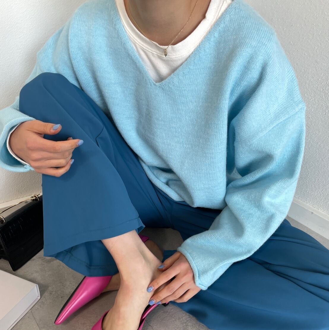 切りっぱなしVネックカラーニットセーター_LN01015