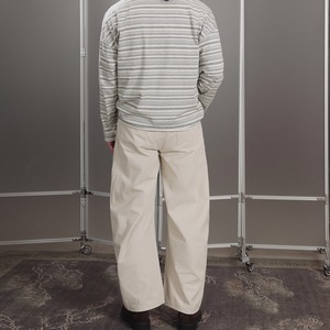 グラヴィスカーブ・アーバンパンツ N3586