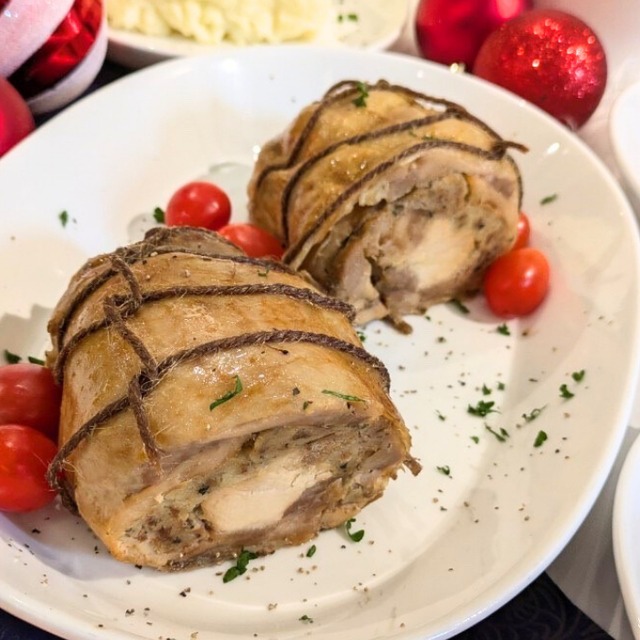 【数量限定】クリスマスディナーセット（スタッフドターキーロール：むね肉）/ Christmas dinner set (Roasted stuffed Turkey Breast Roll)
