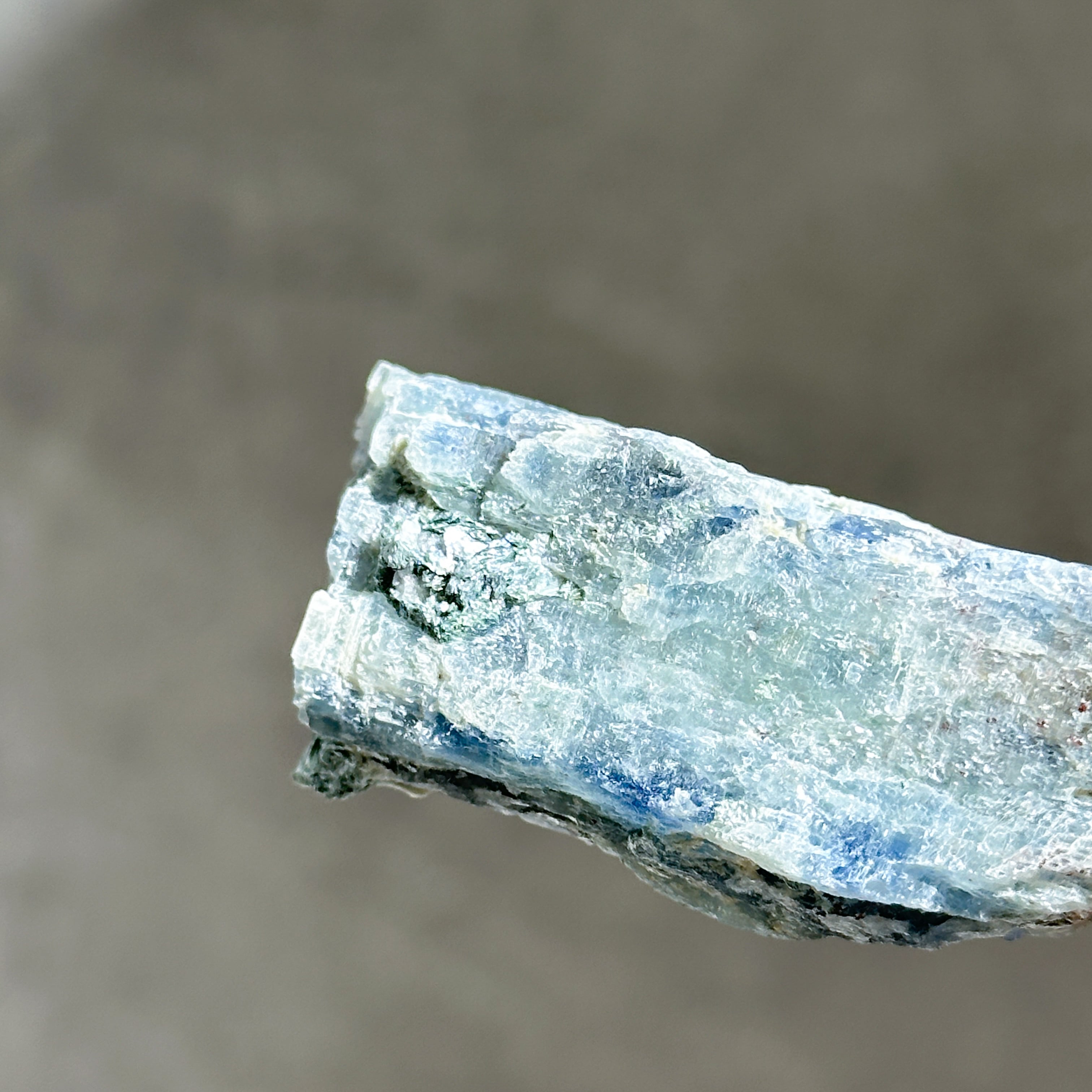 カイヤナイト 原石73◇ Kyanite ◇天然石・鉱物・パワーストーン