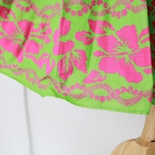 フラダンス 衣装 パウスカート グリーン系 ハイビスカス柄 ハワイアンプリント アロハ フラ ダンス レッスン 練習 華やか 鮮やか かわいい おしゃれ シングル スカート フレア ふんわり 軽やか ピンク系 ピンク 黄緑 フラダンス衣装 アロハシャツ 練習着 ハイビスカス柄スカート カジュアル スカートファッション お洒落