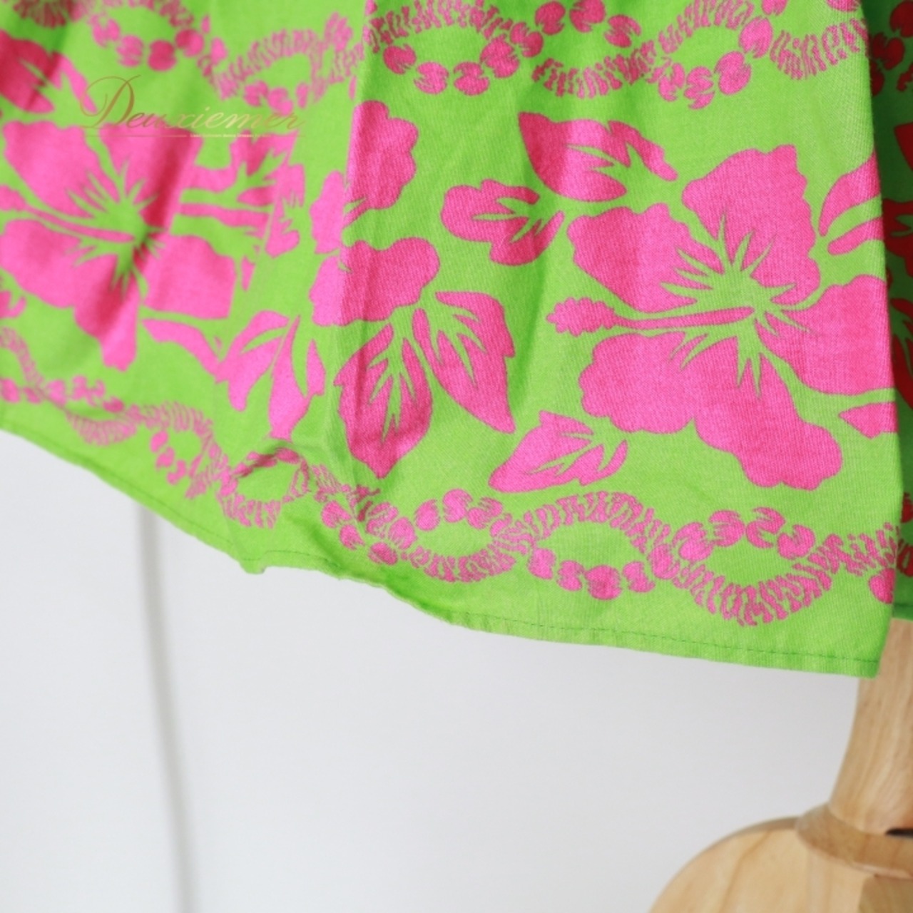 フラダンス 衣装 パウスカート グリーン系 ハイビスカス柄 ハワイアンプリント アロハ フラ ダンス レッスン 練習 華やか 鮮やか かわいい おしゃれ シングル スカート フレア ふんわり 軽やか ピンク系 ピンク 黄緑 フラダンス衣装 アロハシャツ 練習着 ハイビスカス柄スカート カジュアル スカートファッション お洒落