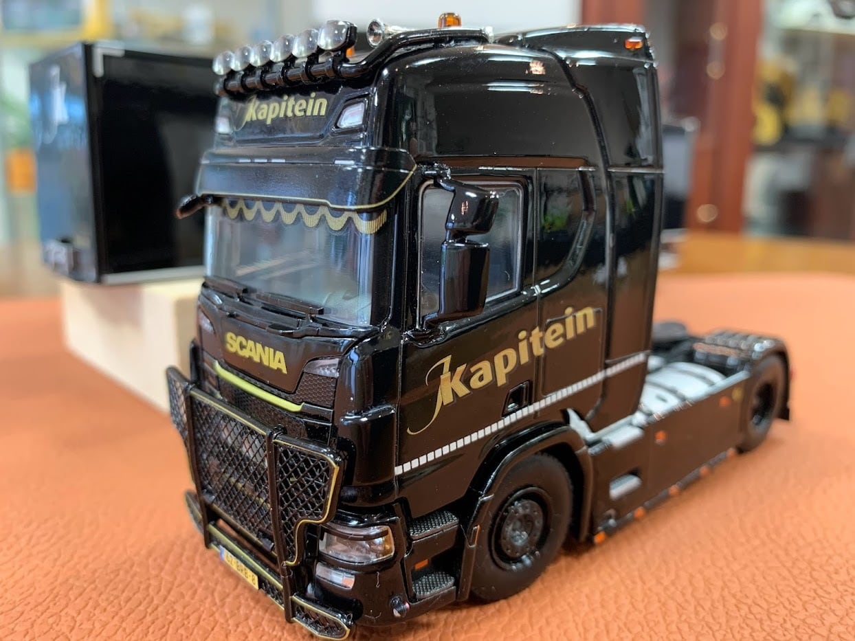 WSI スカニア Scania R CR20N 4x2 トラック 1/50