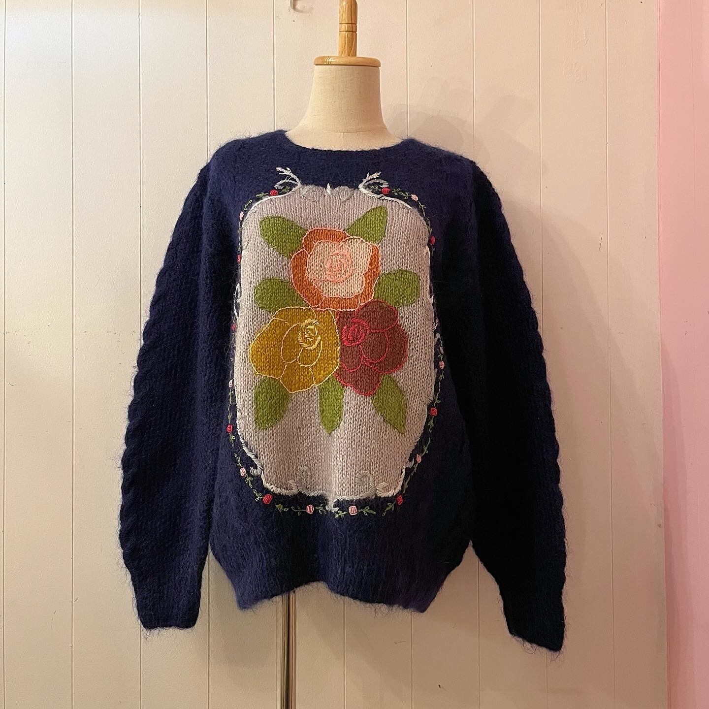 rose frame embroidery knit sweater