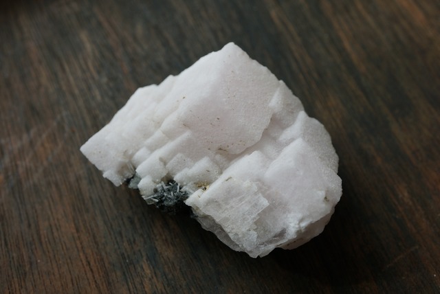 ブルガリア産蛍光カルサイト Fluorescence Calcite / Quartz 1072