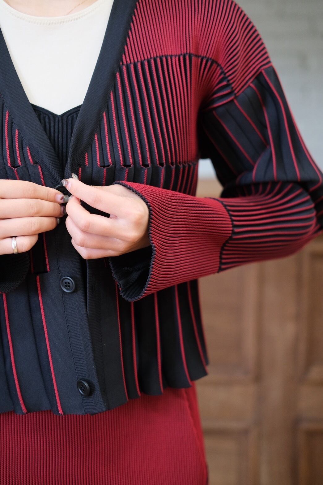 CFCL】 ACCORDION CROPPED CARDIGAN -maroon red multi- | loop