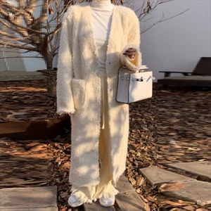 【送料無料】 アウター ロングコート 羽織り ロングカーディガン ファーベスト ボアジャケット ロング ロング丈 袖あり 長袖 Vネック フレア Aライン ファー ポケット ボア 厚手生地 かわいい 大人可愛い 綺麗 シンプル カジュアル 大人 上品 おしゃれ お洒落 大人女子 こなれ感 コンサバ 定番アイテム 体型カバー フェミニン ガーリー ふわふわ 無地 冬 30代 40代 レディース 女性用 ママ ママ服 OL 通勤 デート お出かけ 女子会 お呼ばれ お茶会 授業参観 休日 アウトドア ベージュ