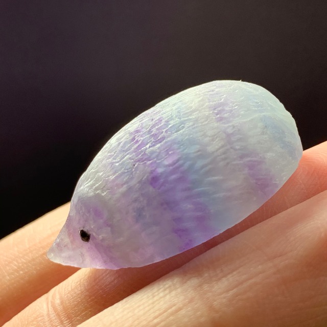 87綺麗な色合いフローライトハリネズミさん