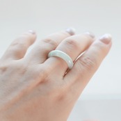 【13号】ホワイト系 翡翠くり抜き甲丸リング A貨翡翠 jd_rg2094