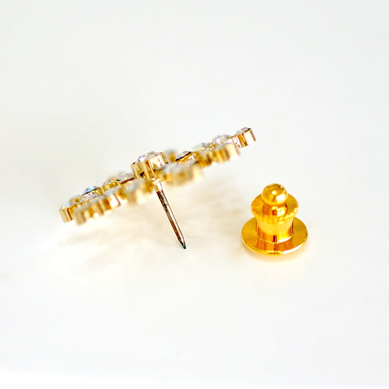 雪の結晶ピンブローチ | MAKI NUMOTO (マキ ヌモト) ｜コスチューム