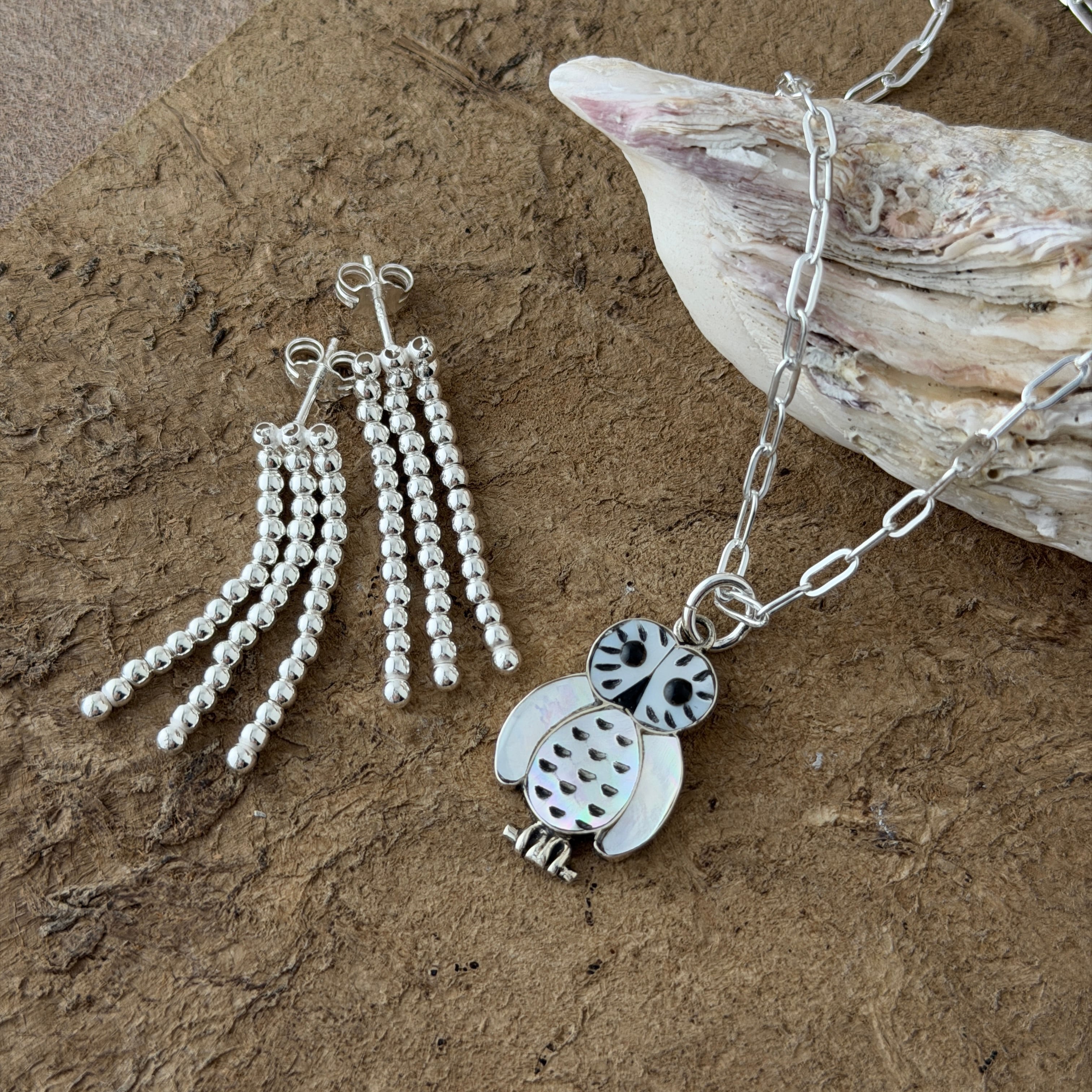 再入荷】《Indian Jewelry 》ZUNI フクロウ ホワイト シェル