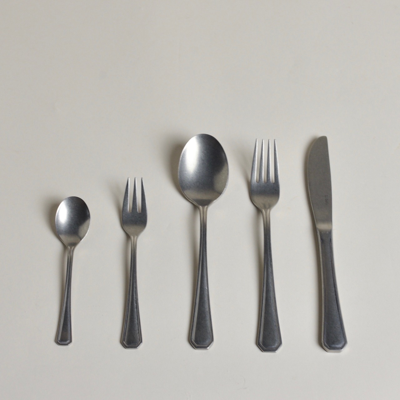 OSLO  CAKE  FORK / オスロ ケーキ フォーク〈食器 / カトラリー 〉