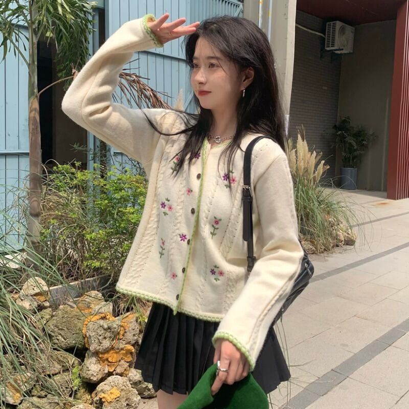 セーター オータムウィンタースタンダードジャケット ニットカーディガン レトロ 秋物 冬物 萌量不足94155328094