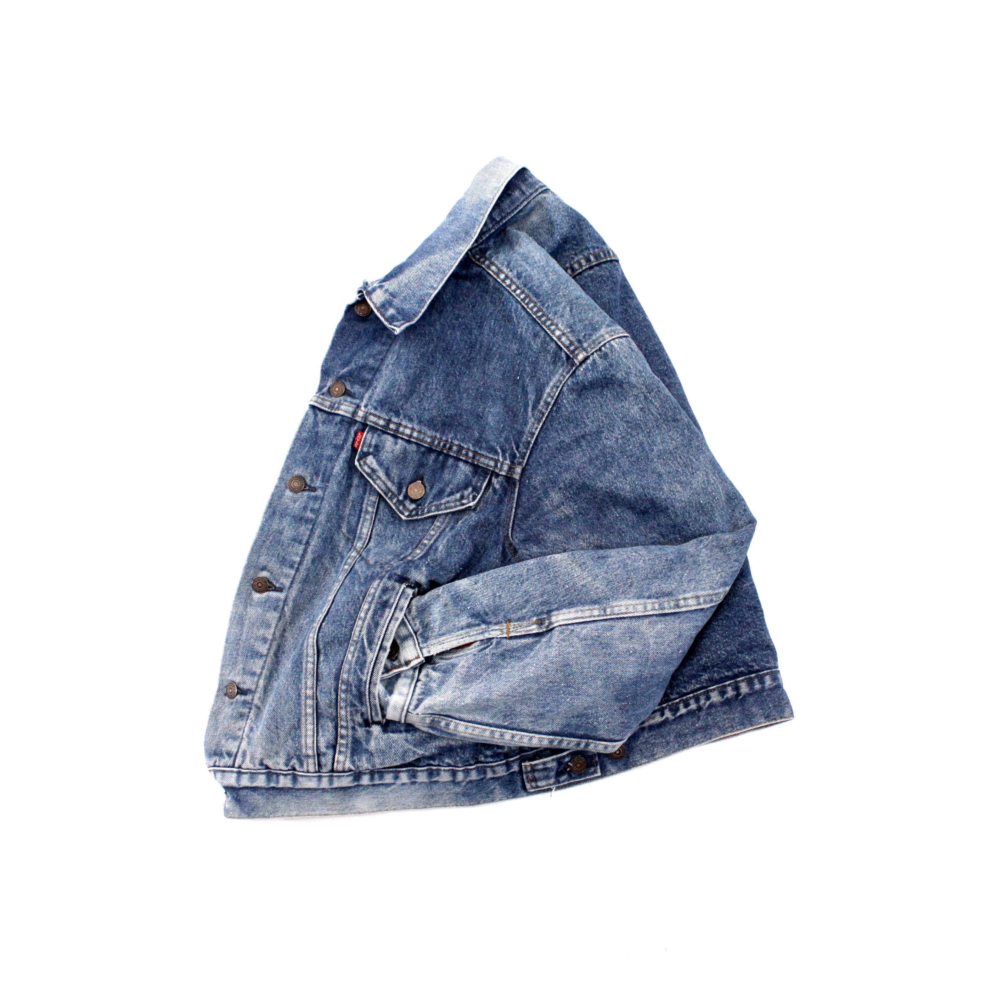 1026. 1980's Levi's 70401 Denim tracker jacket 46 Made in 1026. 1980's Levi's 70401 Denim tracker jacket 46 Made in