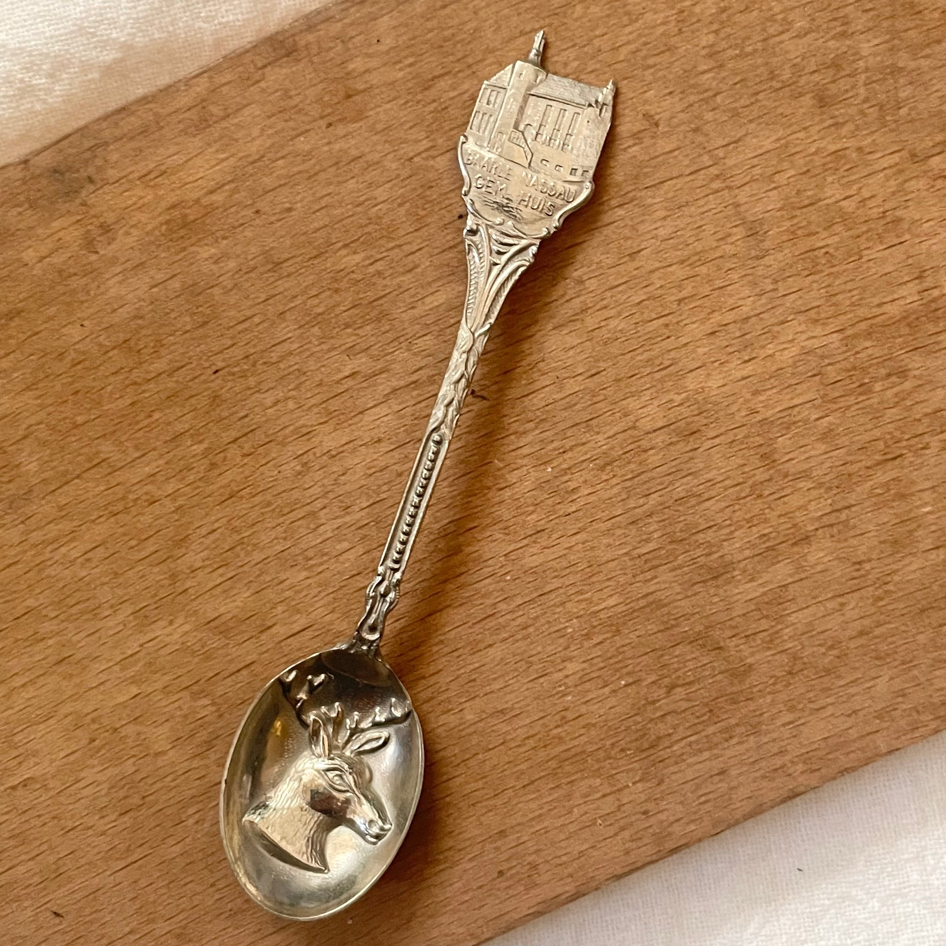 家と鹿のティースプーン