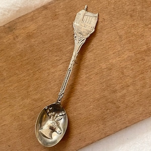 家と鹿のティースプーン