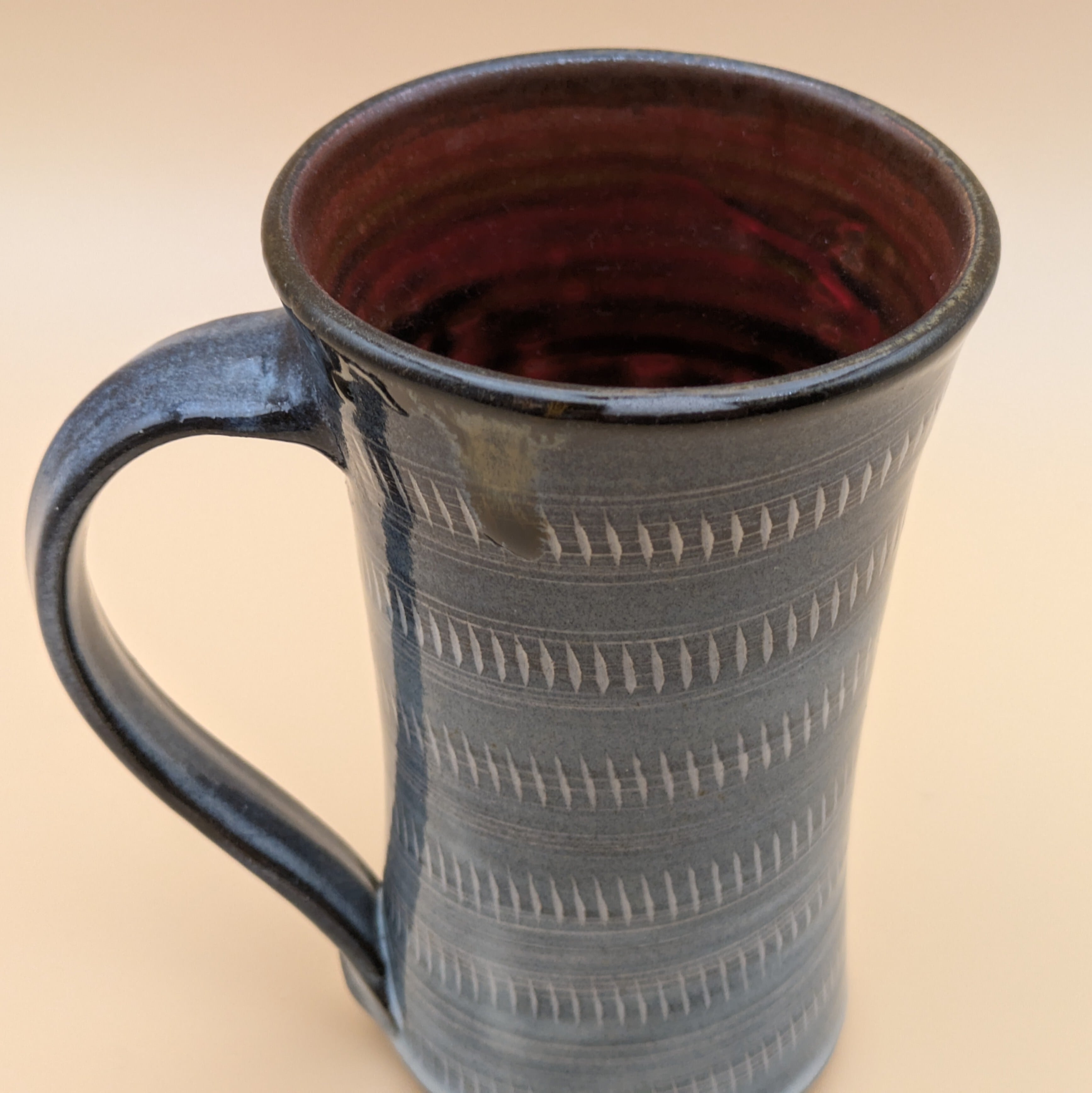 白に青いラインの素朴な小カップ マニセス 陶器 スペイン古陶/K213｜