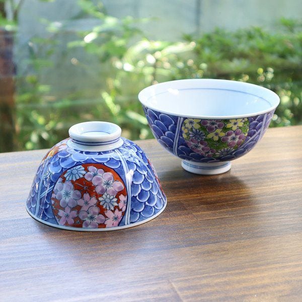 有田焼 お茶碗 青海波花絵（緑・赤） 9-157 | MARUFUKU utsuwanohana