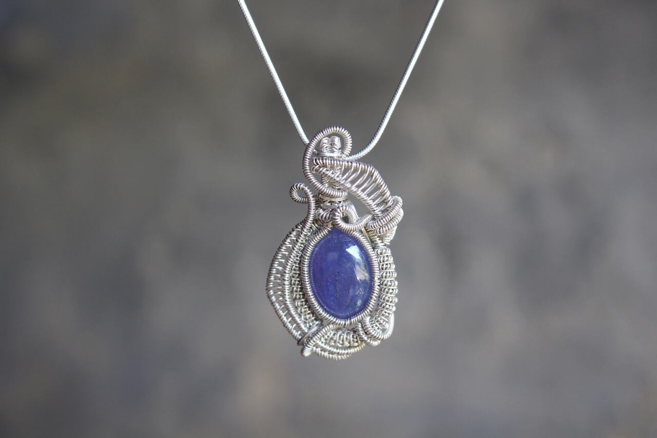 Tanzanite silver925 wire wrapping pendant
