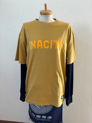 【INACITY APPAREL】INACITY フロッキープリントTシャツ　ヘイジイエロー