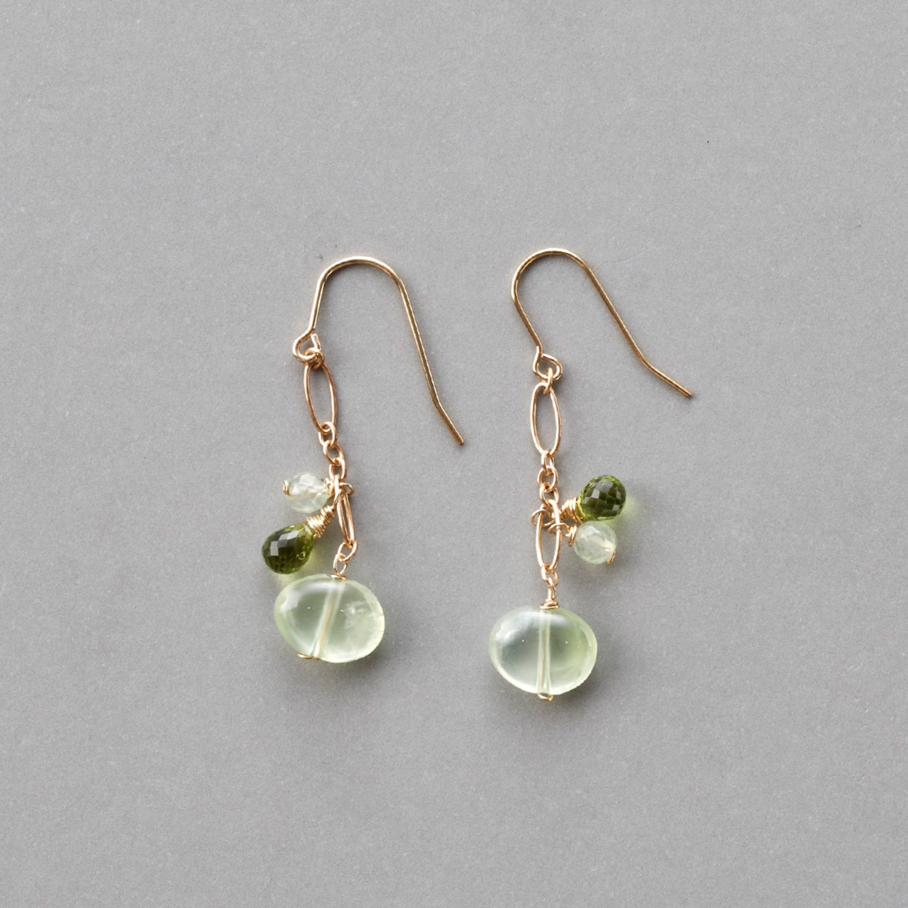 小粒な天然石ピアス！プレナイト×ペリドットピアス mm1192
