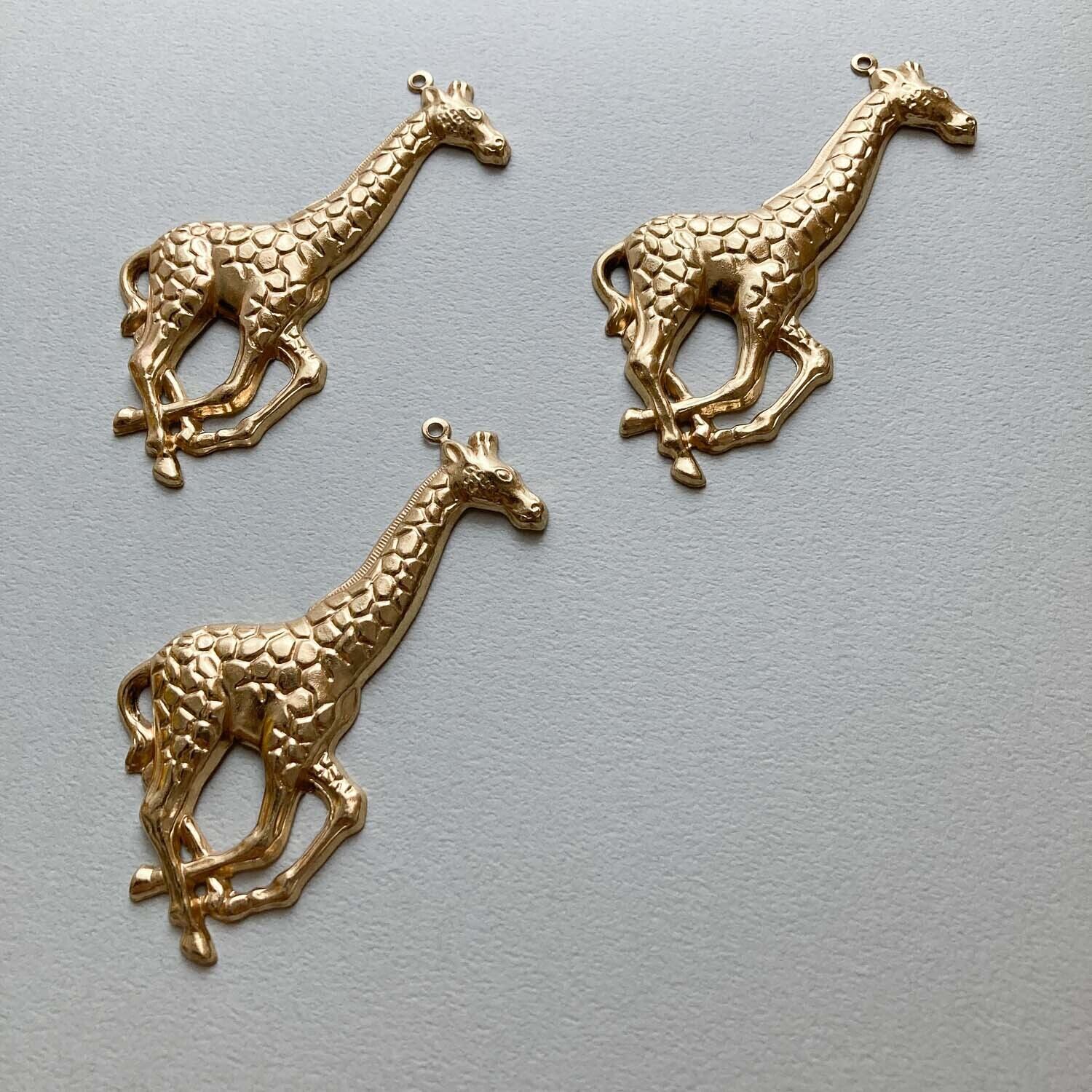 最終入荷〉USA真鍮 キリンの横向き大ぶりチャーム | Dua-アクセサリー