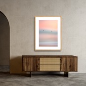 Silent Mirage｜幻想的なヤシの木と淡い光のアートポスター｜静寂と癒しのミニマルインテリアに最適A2ポスター