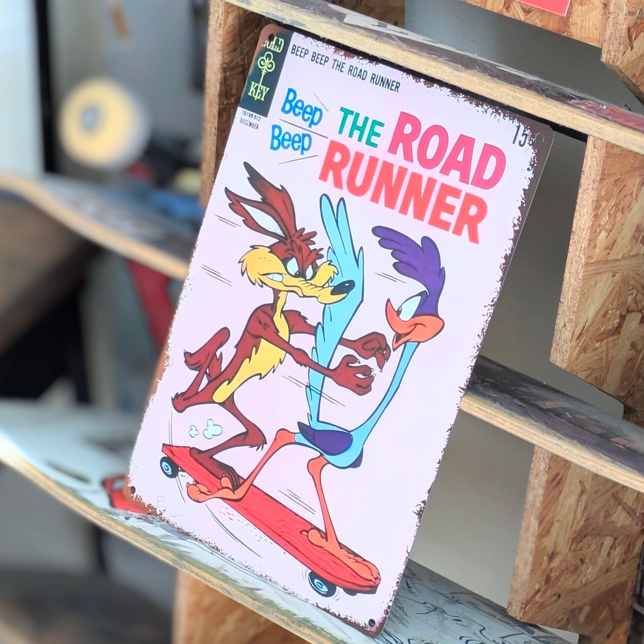 送料無料！ちょうどいいブリキ看板【 Looney Tunes （ ルーニー・テューンズ ）】ワイリー・コヨーテ / ロード・ランナー /  METAL SIGN / メタルサイン / ブリキ看板 / サインボード / ビンテージ加工 〚アメリカン雑貨 アメトイ〛