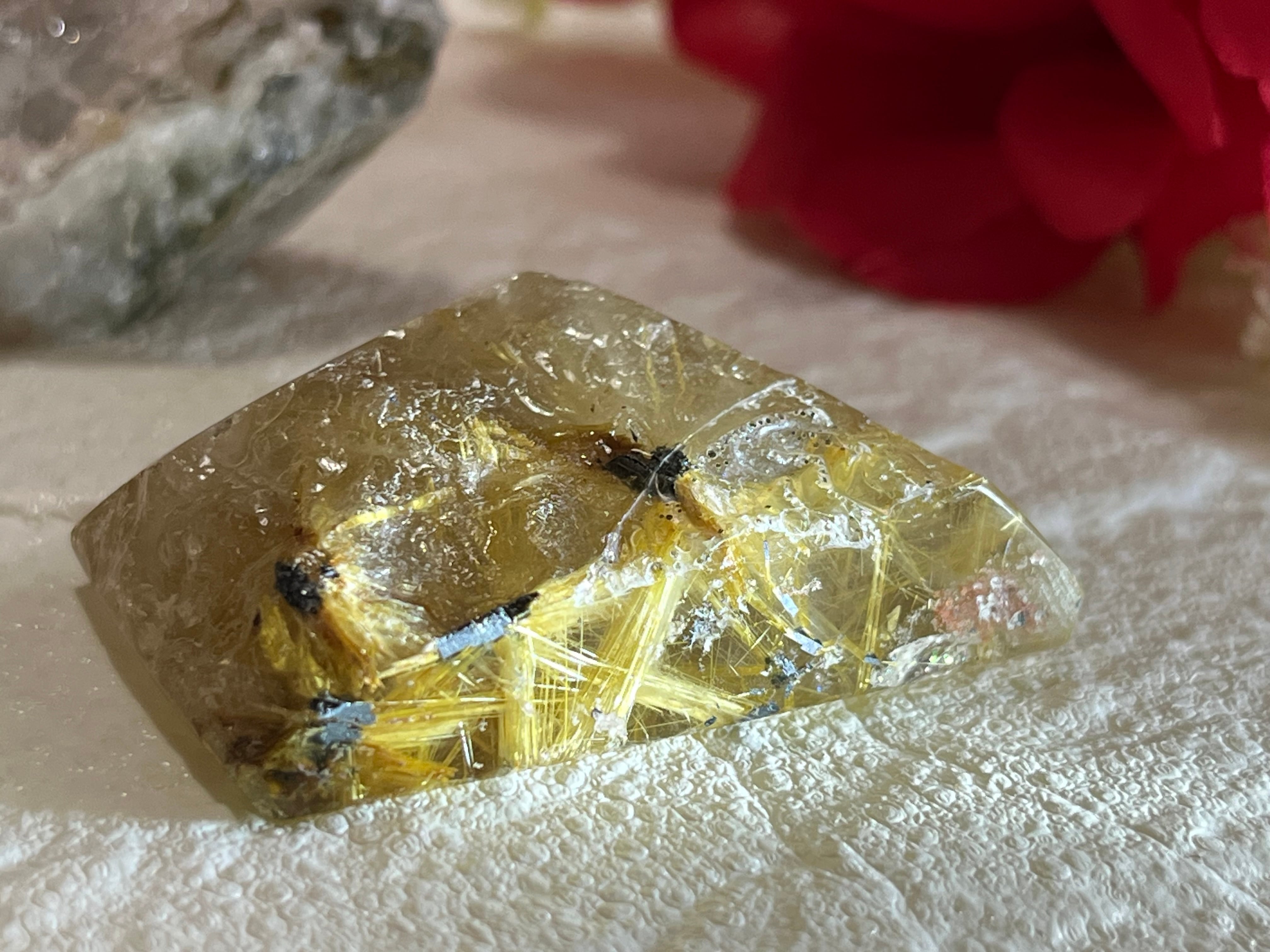 50.6㍉水晶鉱豊富& 太陽発射ルチルクォーツ タイチンルチルクォーツ