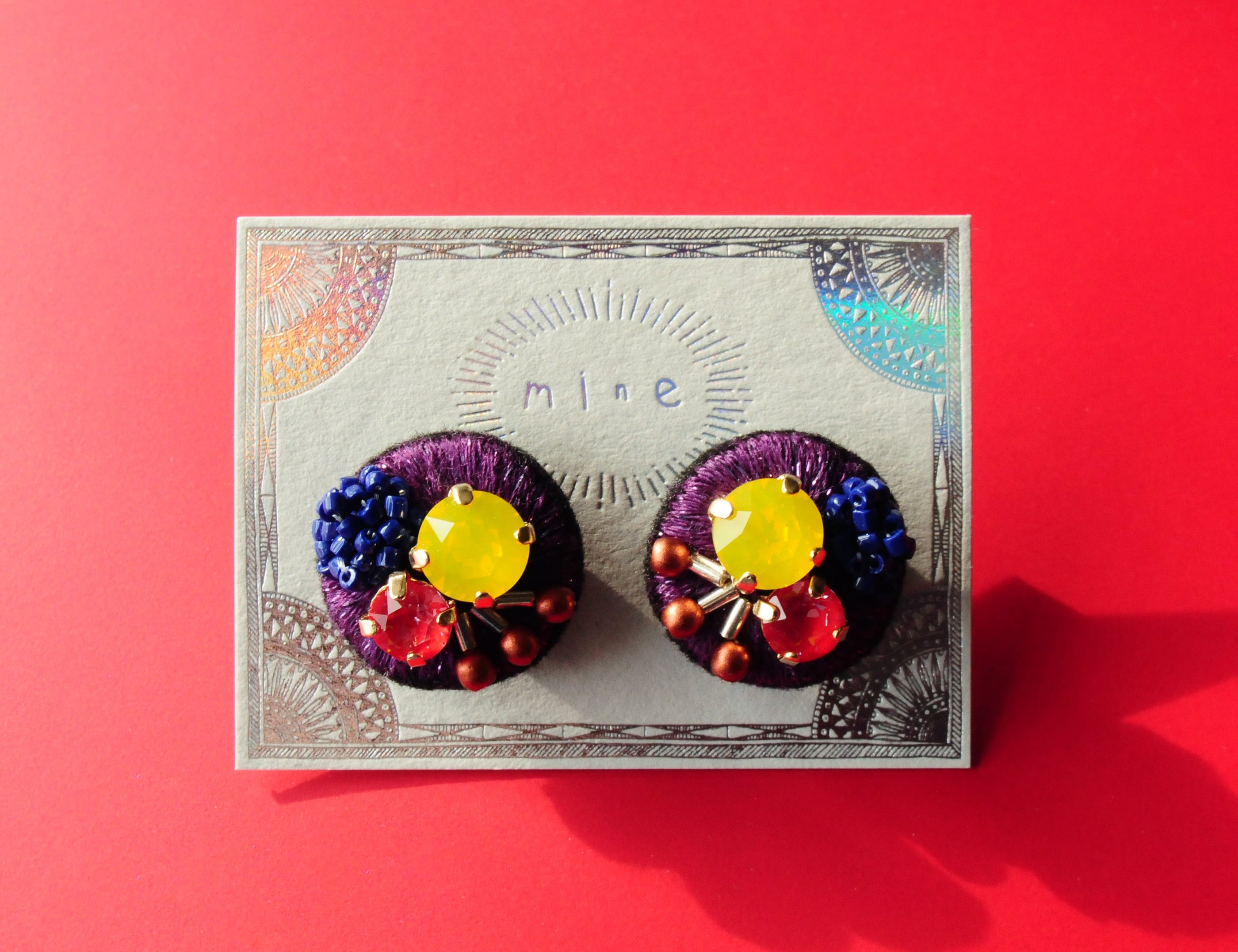 ＜Stella～遊び好きの星～＞刺繍ピアス「 ジュエルJewe/パープルブーケ 」★ロングポスト/アレルギー対応変更可能