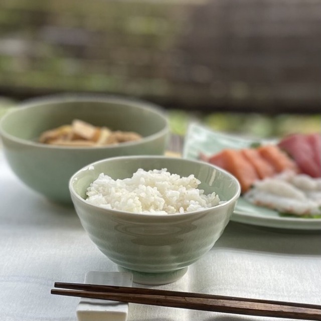 日本製　窯元直送　うす彫りろくべ茶碗・小　 【おうちカフェ　おうちごはん】3点