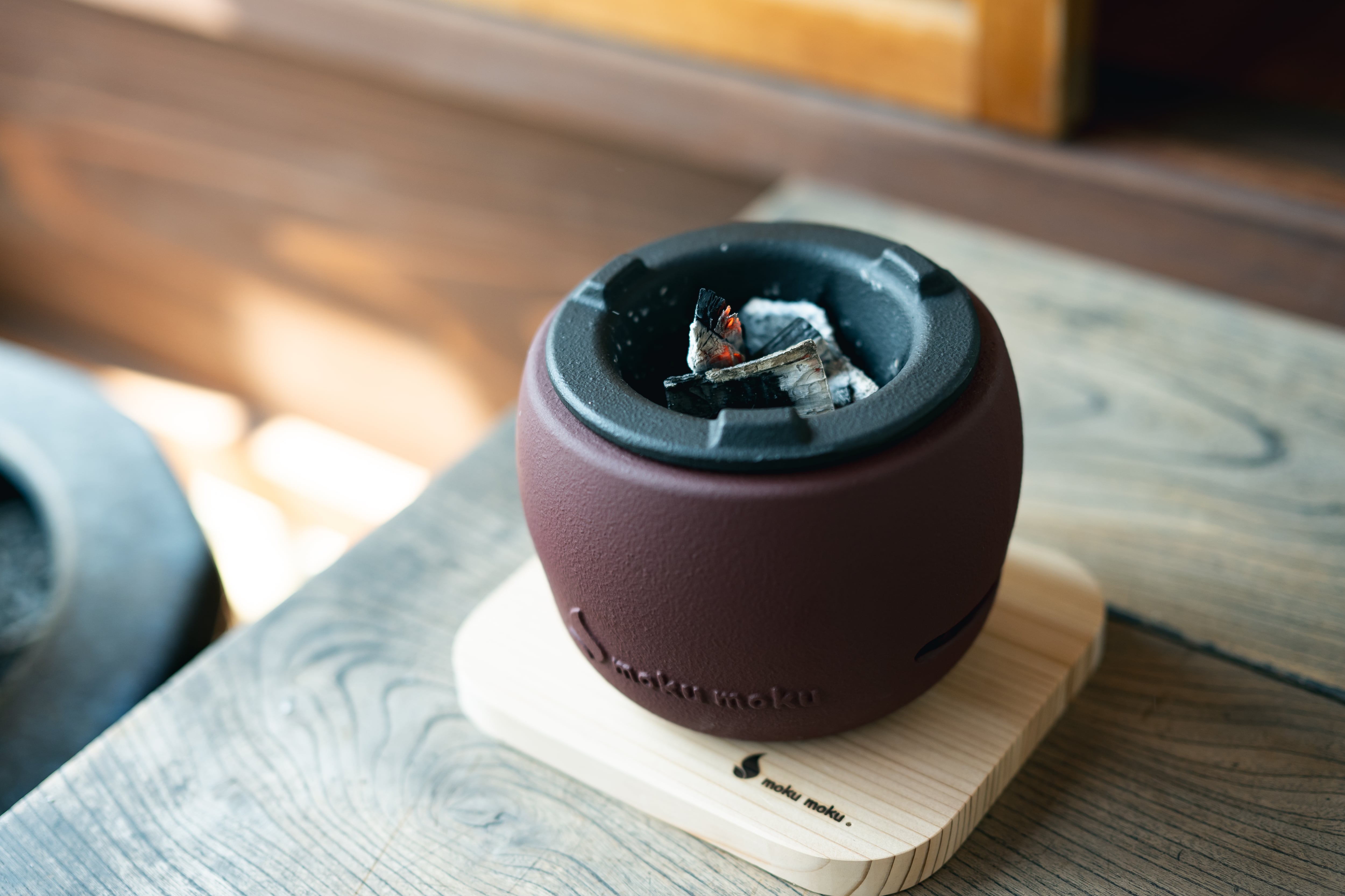 【新品未使用】FlameNest 卓上ミニ暖炉 マシュマロ串付 ちいさな火ばち | mokumoku stove