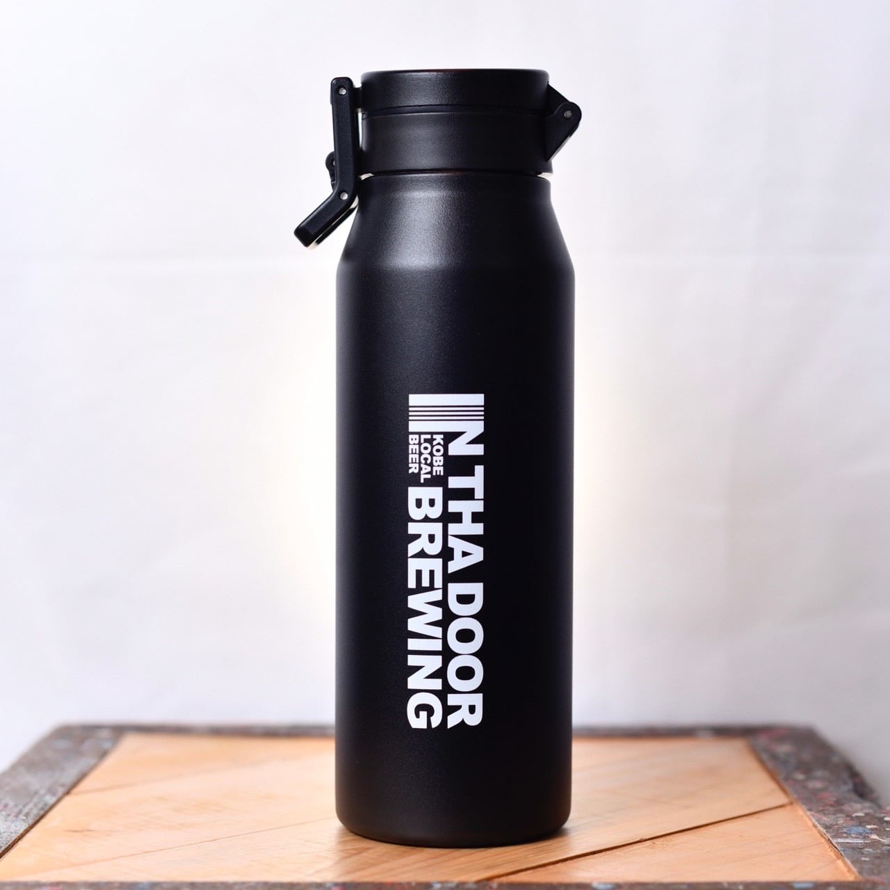 オリジナルグラウラー 32oz（2色展開：BLACK / WHITE） | IN THA DOOR