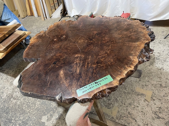 クラロウォールナット9713　輪切り　1120ｘ1020ｘ43mm　一枚板無垢 乾燥材　 カウンター　ローテーブル　センターテーブル　テーブル