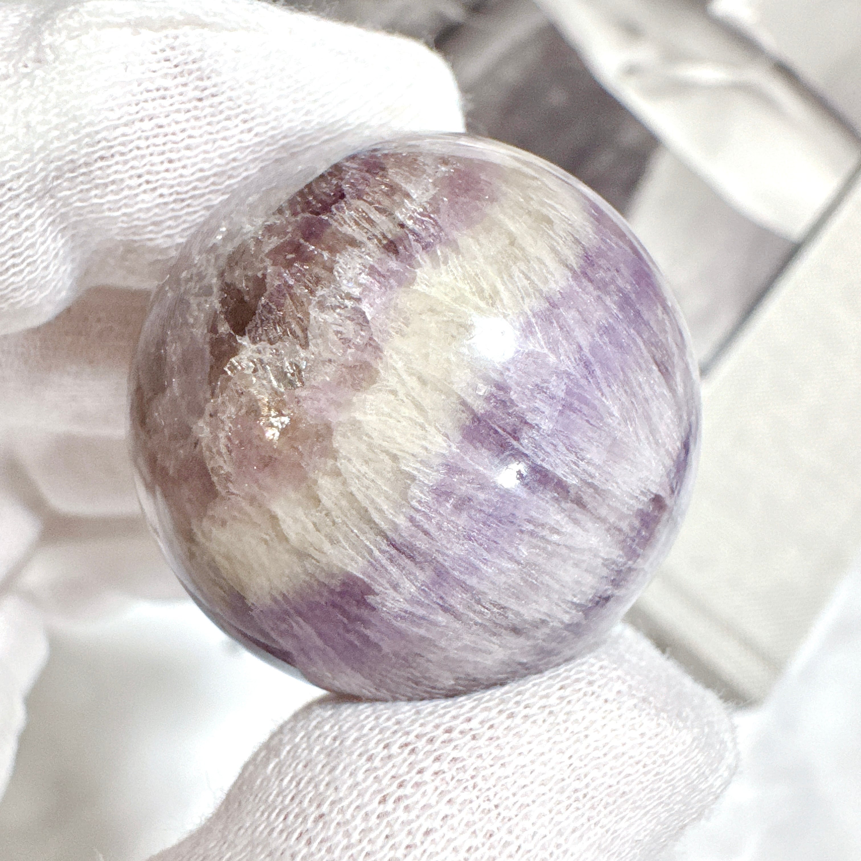 シルキーフローライトスフィア約61mm