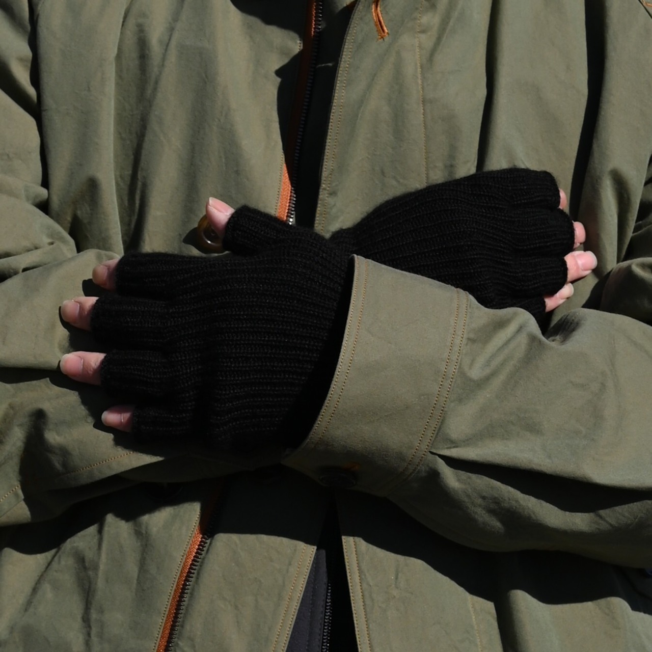 INTERIM / WOOL SILK CASHMERE DEADSTOCK YARN FINGERLESS GLOVES